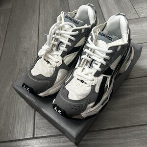 Balenciaga runner